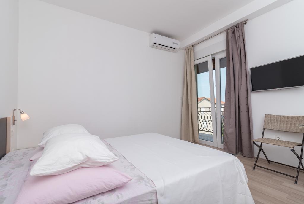 Villa Marija โตรกีร์ ภายนอก รูปภาพ