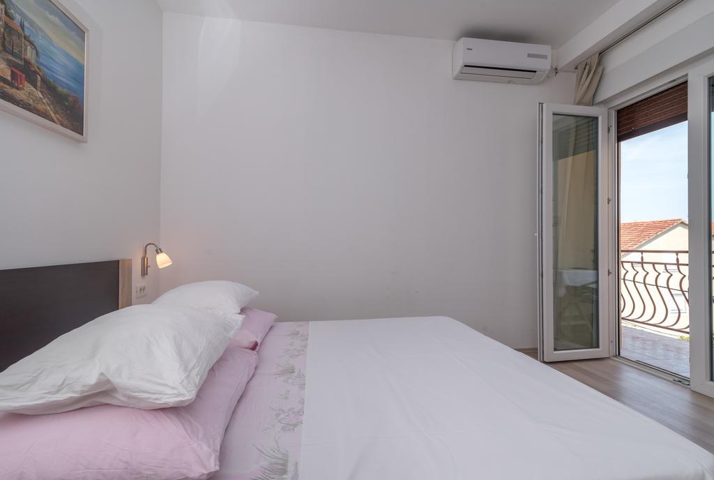 Villa Marija โตรกีร์ ภายนอก รูปภาพ